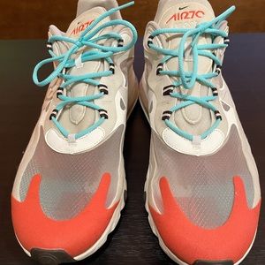 Nike Air 270’s